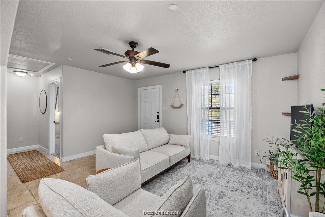 606 Sabine Property Photo 25