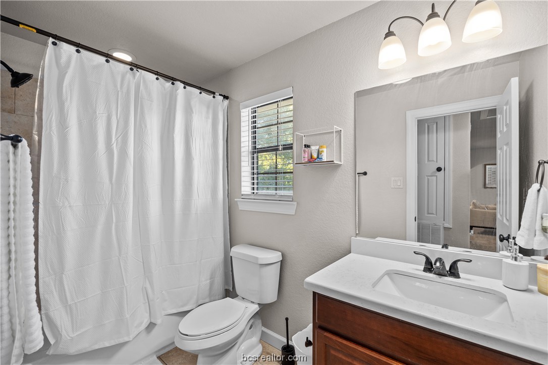 606 Sabine Property Photo 27