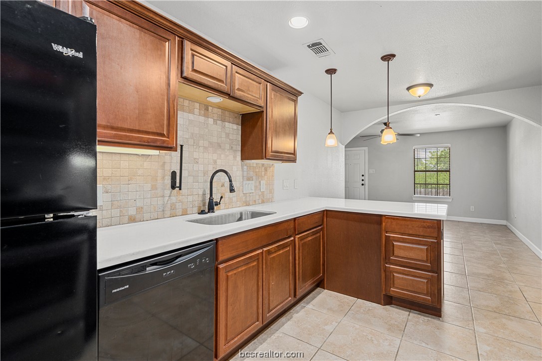 606 Sabine Property Photo 35