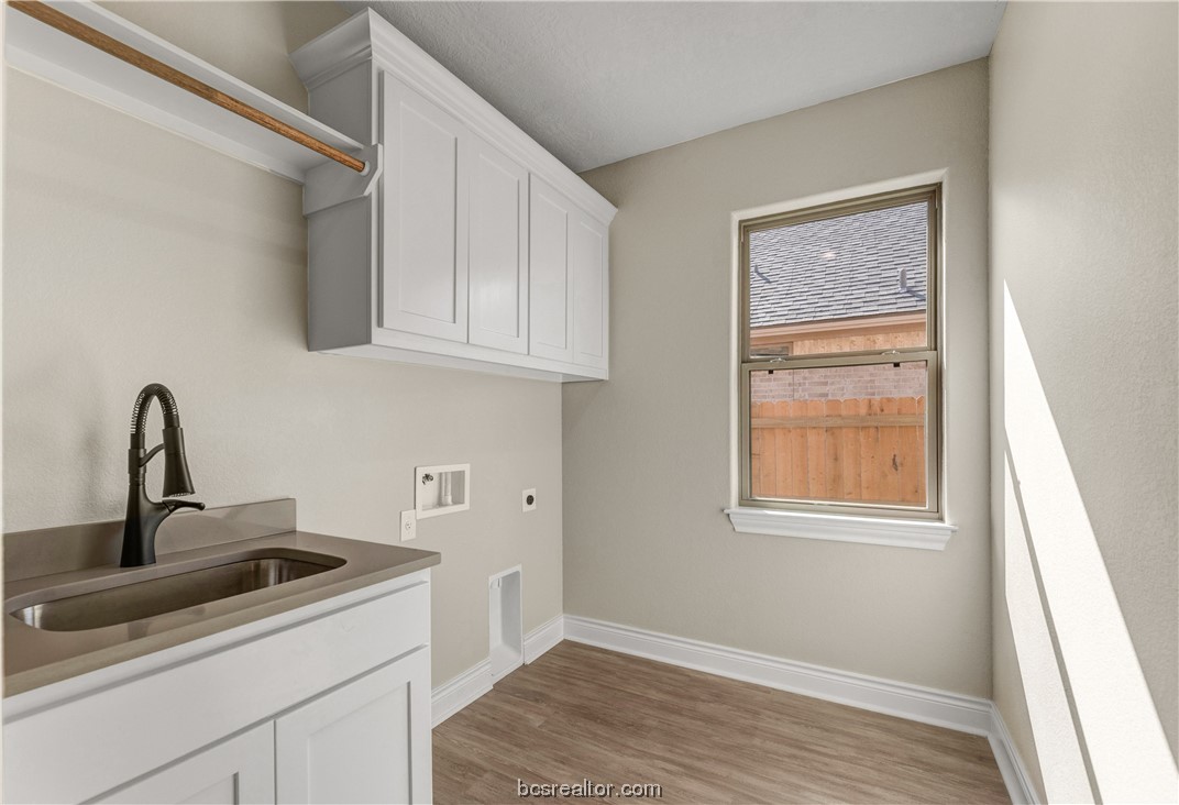 2912 Goldberg Drive Property Photo 14