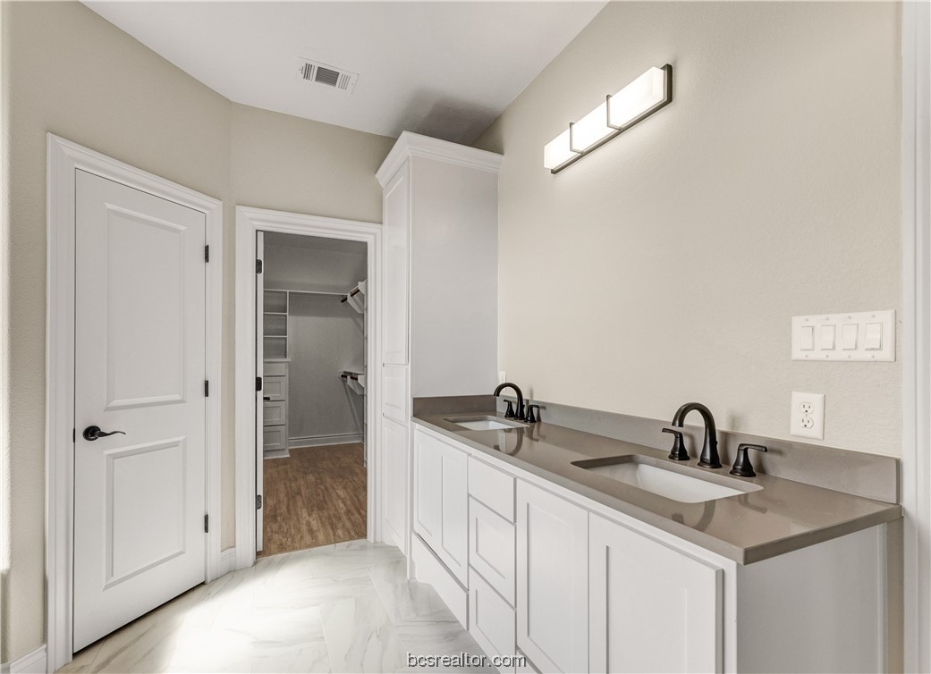 2912 Goldberg Drive Property Photo 19