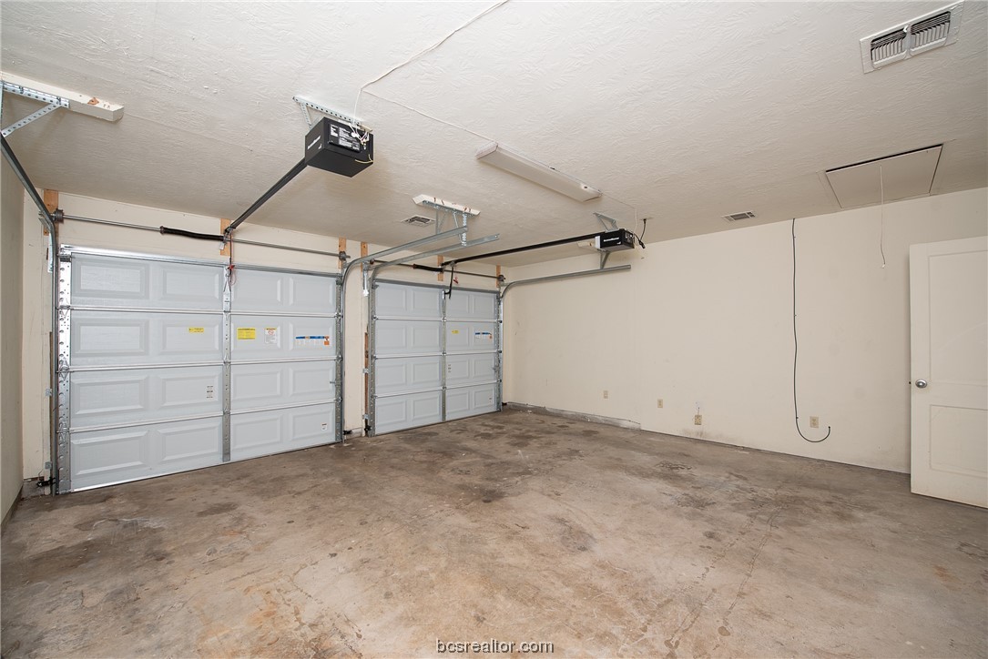 1204 Skirvanek Property Photo 3