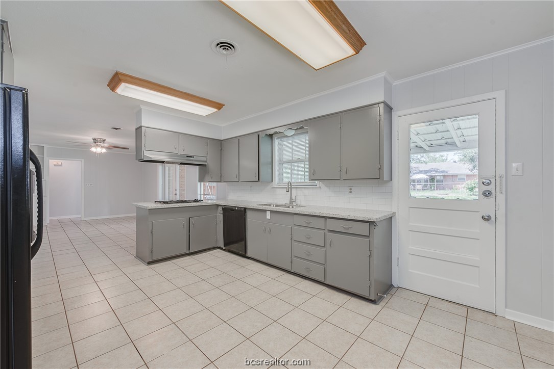 1204 Skirvanek Property Photo 11