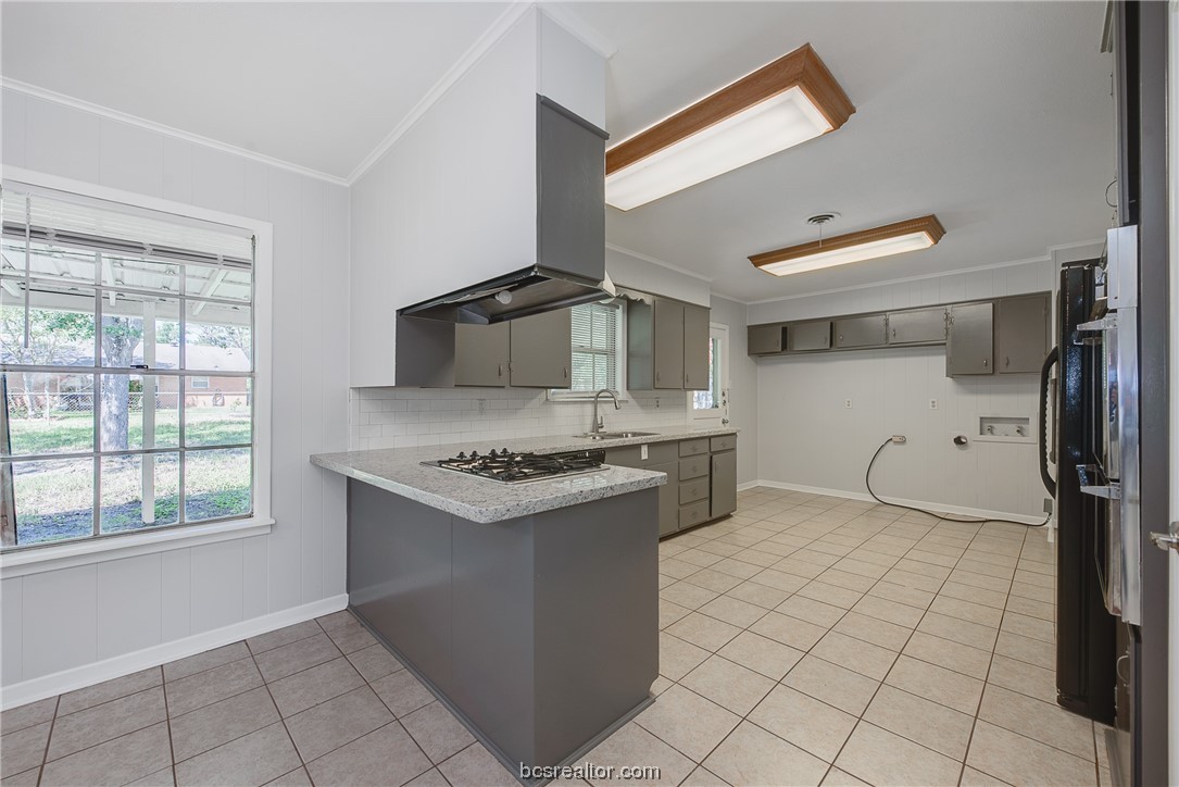 1204 Skirvanek Property Photo 13