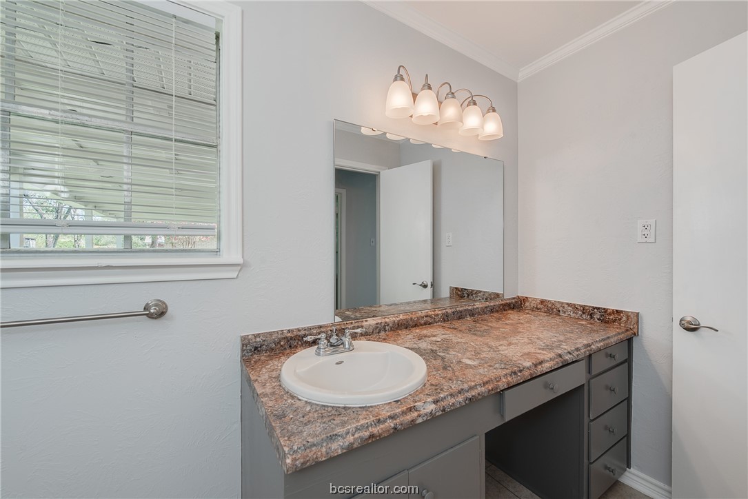 1204 Skirvanek Property Photo 14