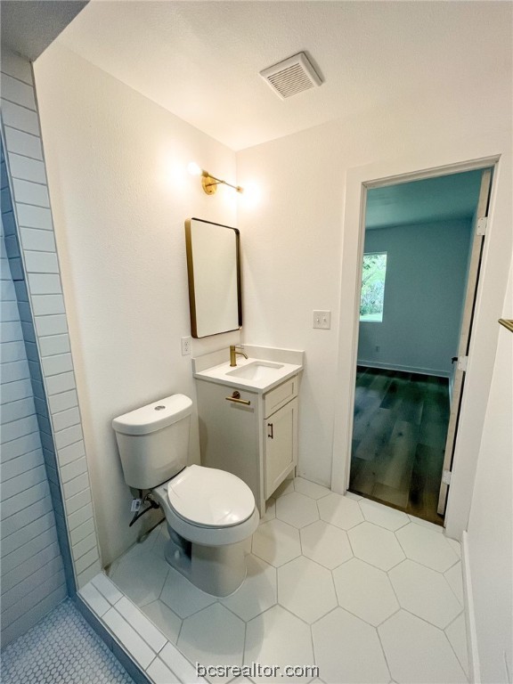 1110 Kerr St Property Photo 14