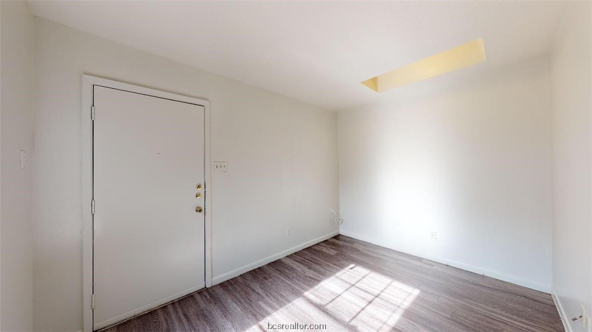 725 Pepper Tree Drive 12 Property Photo 7