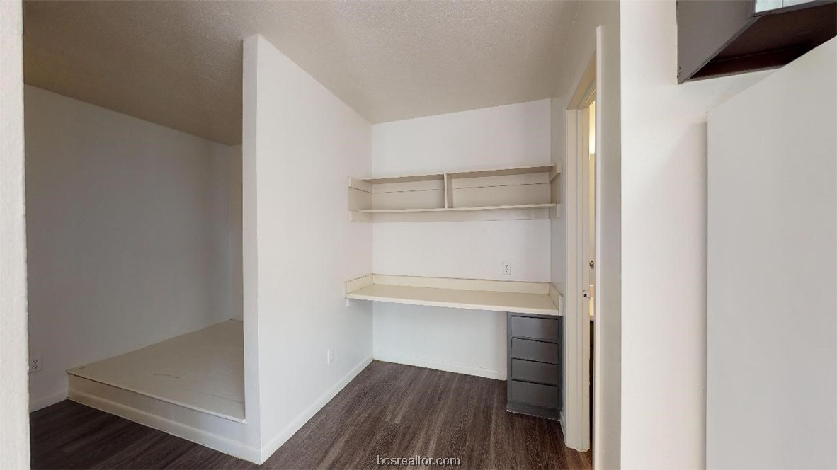 725 Pepper Tree Drive 12 Property Photo 10