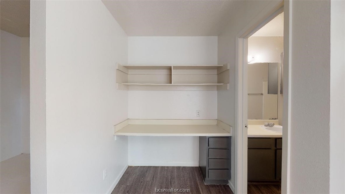 725 Pepper Tree Drive 12 Property Photo 11