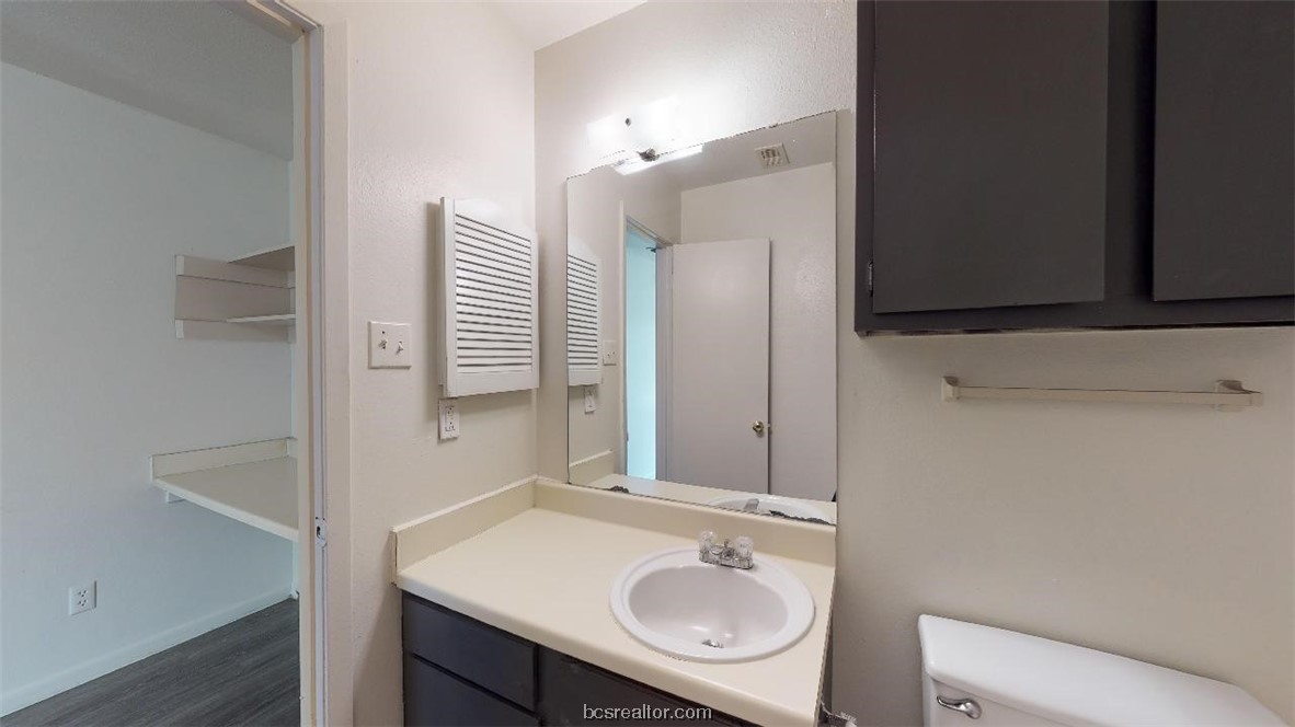 725 Pepper Tree Drive 12 Property Photo 18