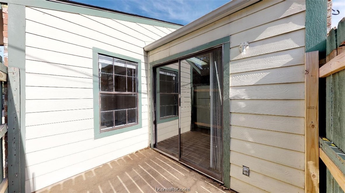 725 Pepper Tree Drive 12 Property Photo 20