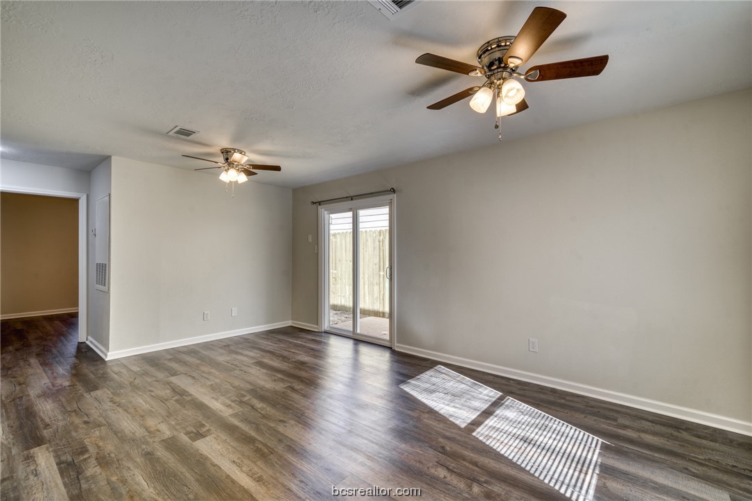 2705 Sprucewood B Property Photo 3