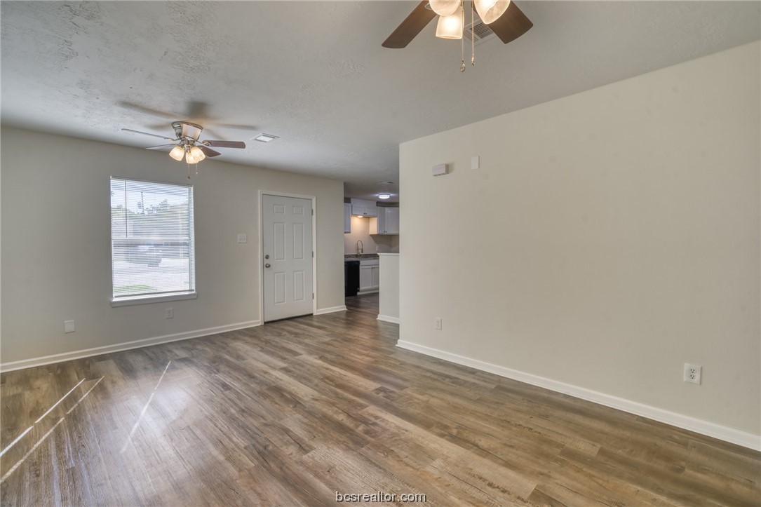 2705 Sprucewood B Property Photo 4