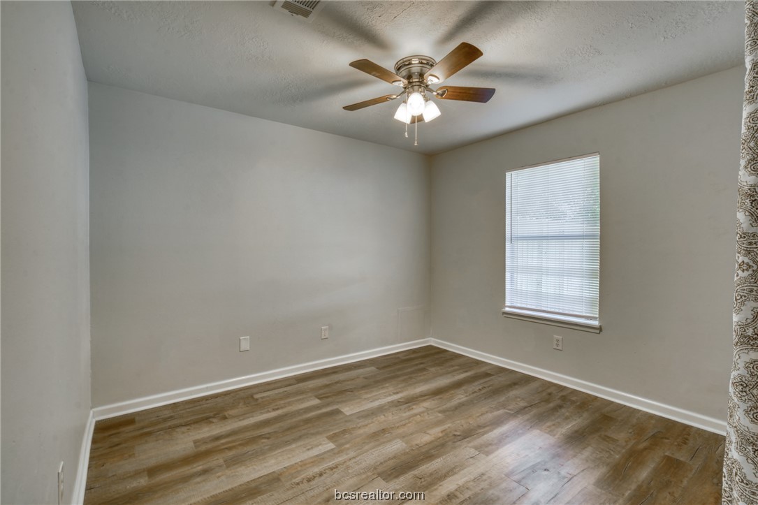 2705 Sprucewood B Property Photo 8