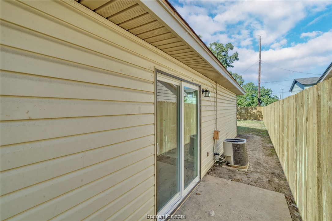 2705 Sprucewood B Property Photo 9