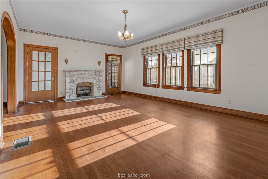 700 East 32nd Street Property Photo 6
