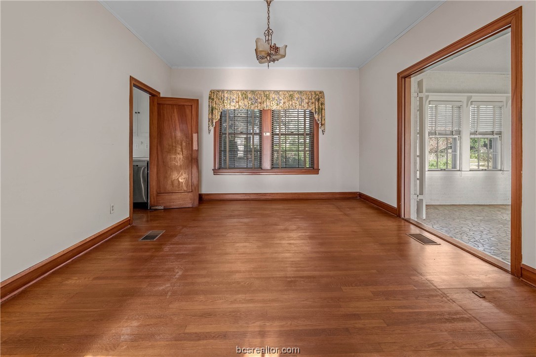 700 East 32nd Street Property Photo 8