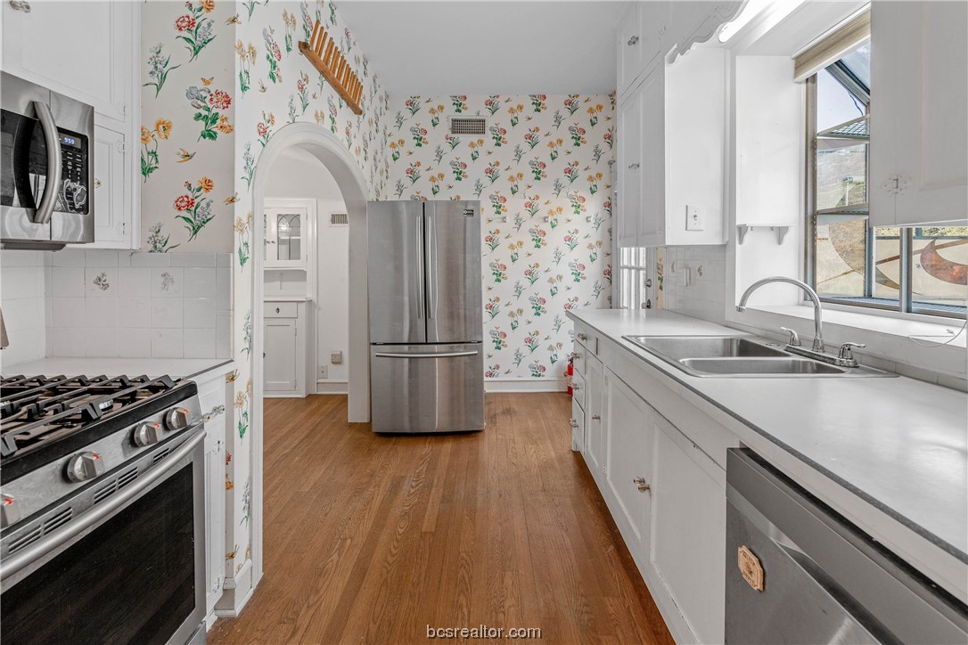 700 East 32nd Street Property Photo 12