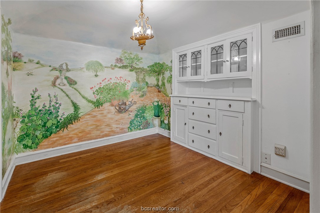 700 East 32nd Street Property Photo 15