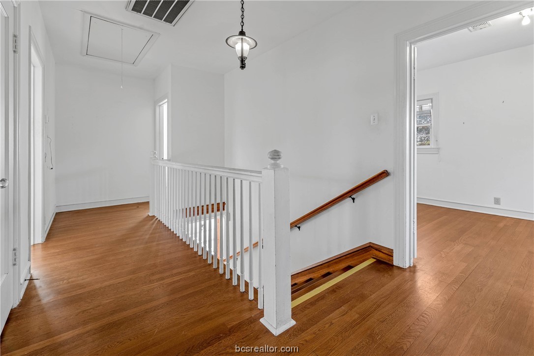 700 East 32nd Street Property Photo 17