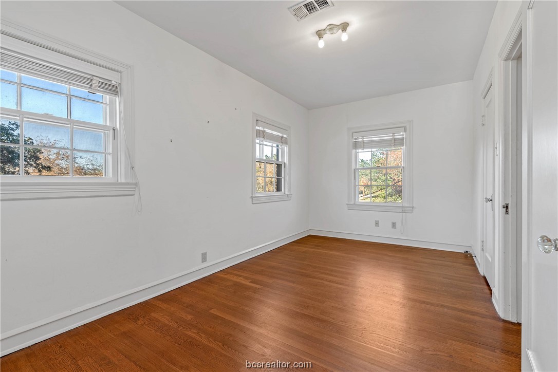 700 East 32nd Street Property Photo 18