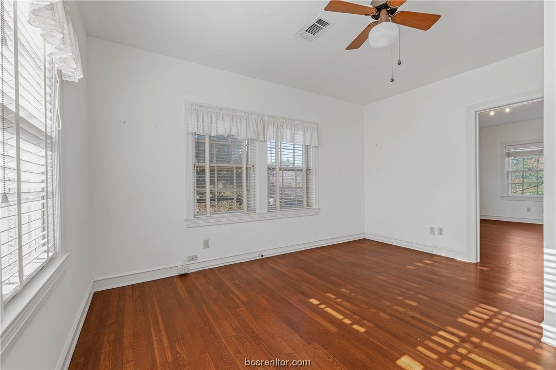 700 East 32nd Street Property Photo 20