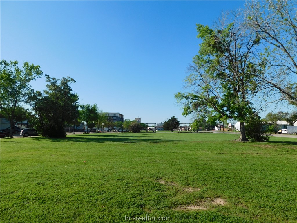 724 North Main Street Property Photo 1