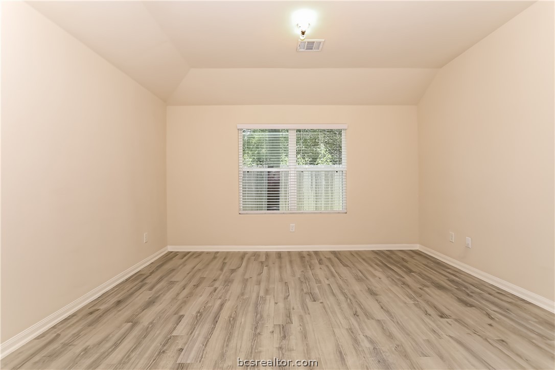 2088 Oakwood Forest Drive Property Photo 7