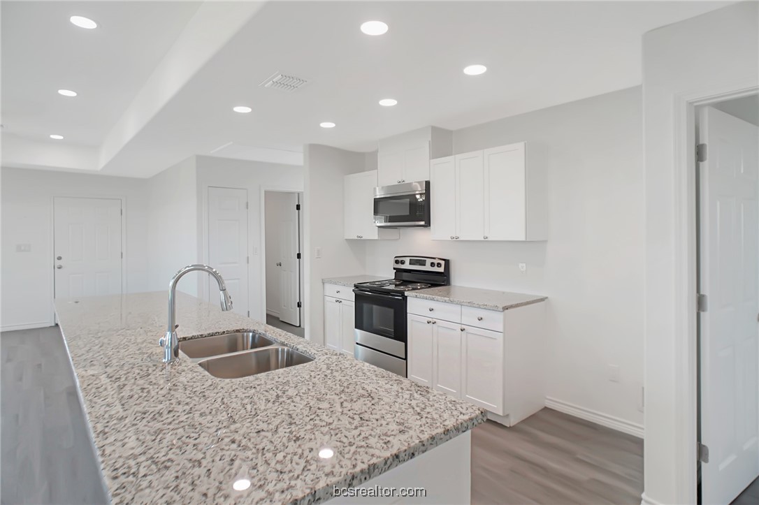 1703 Pine Street Property Photo 4