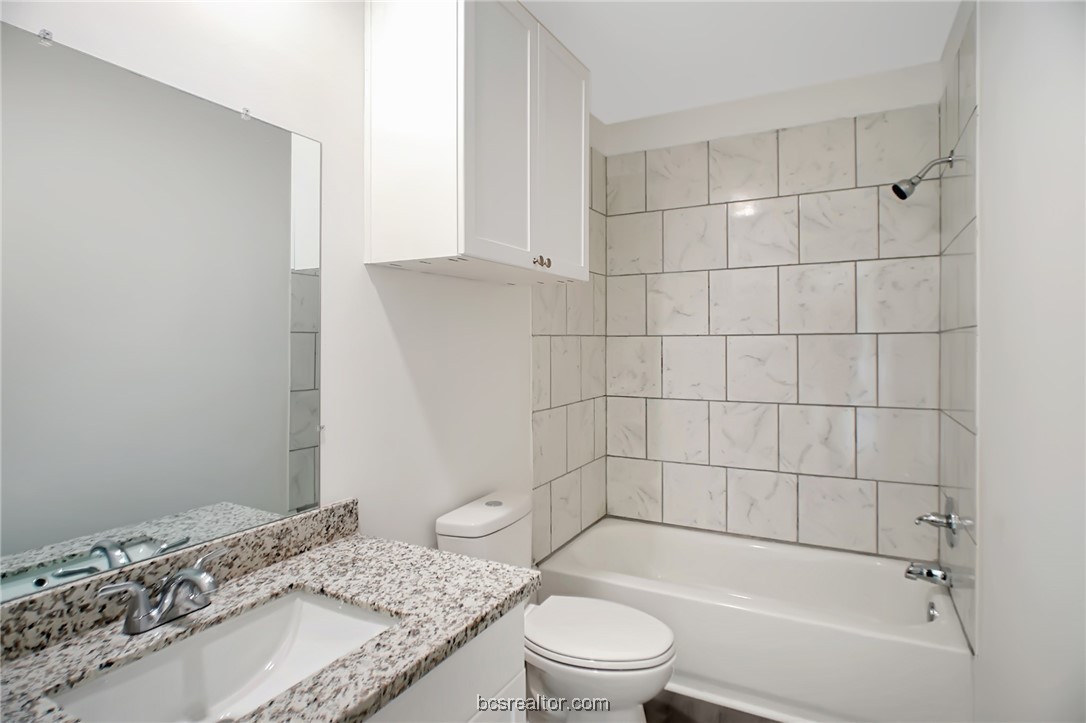 1703 Pine Street Property Photo 6