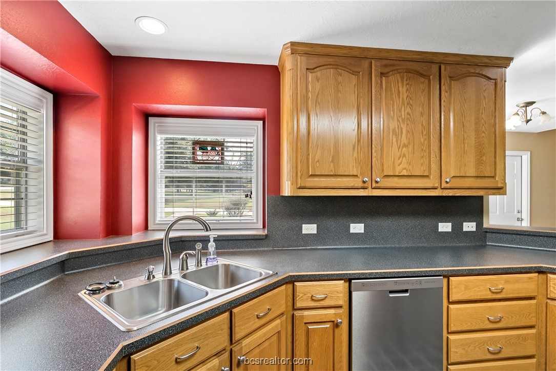 2009 Pinewood Drive Property Photo 14