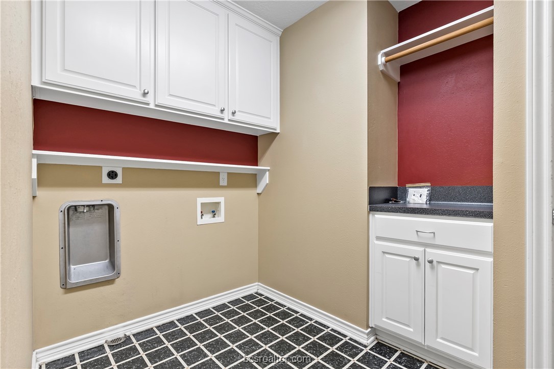 2009 Pinewood Drive Property Photo 17