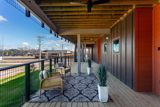 101 West 33rd Street 201 Property Photo 2