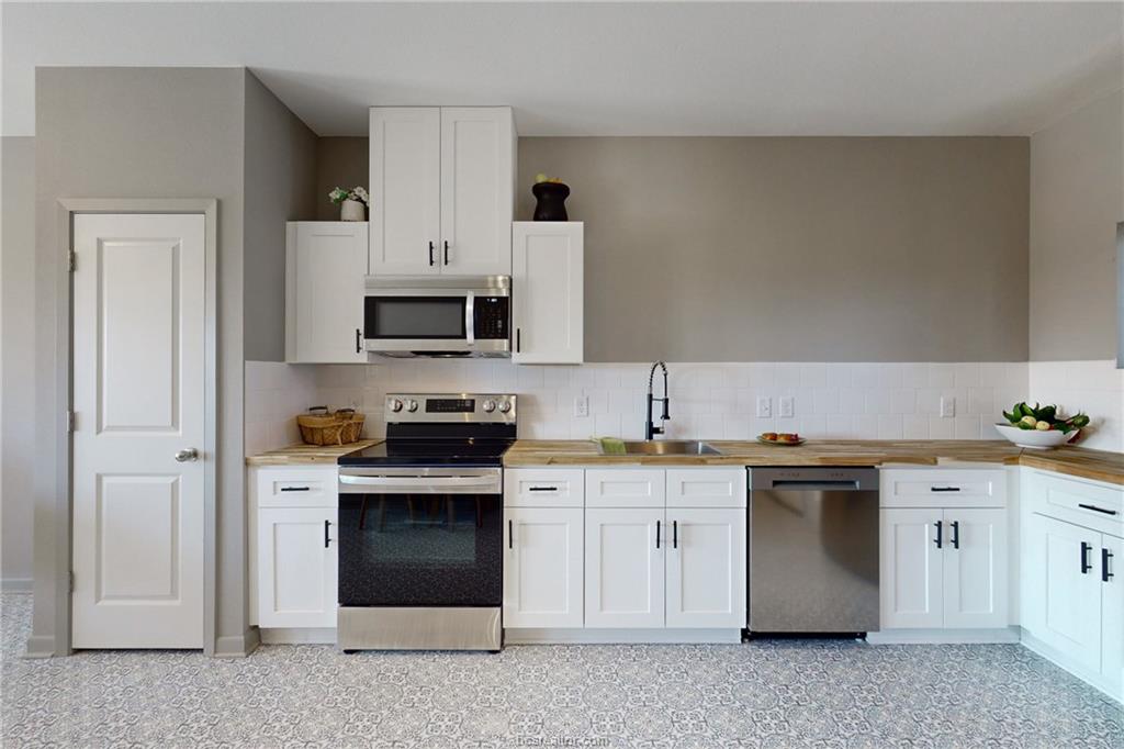 101 West 33rd Street 201 Property Photo 3