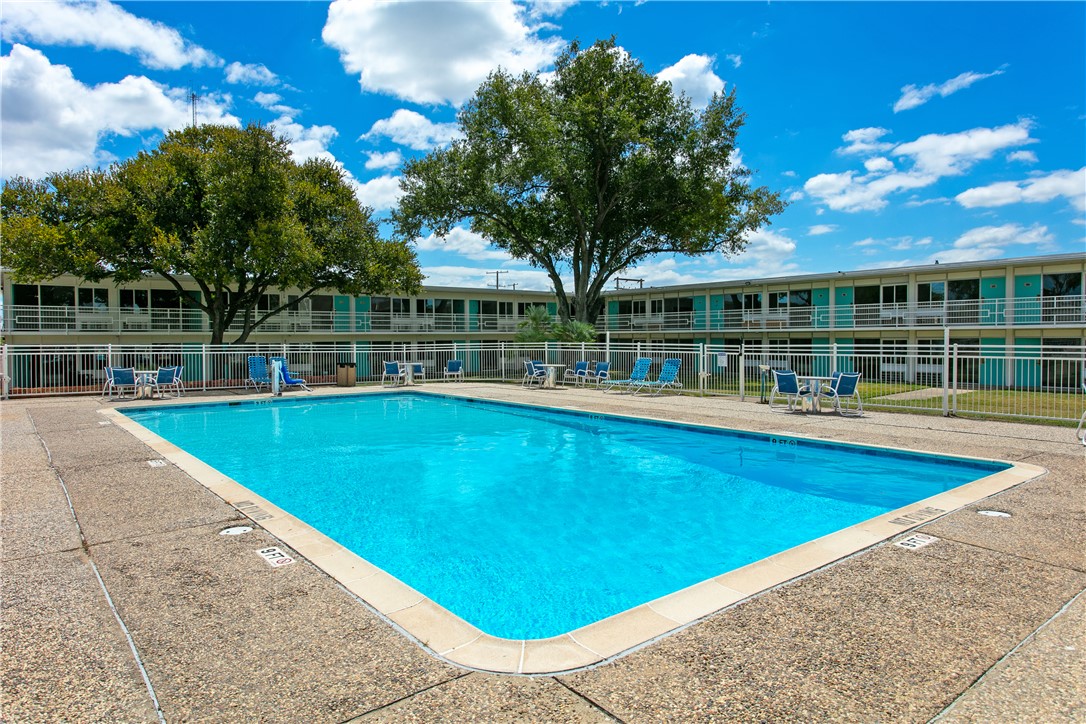 2300 South Texas Avenue Property Photo 7