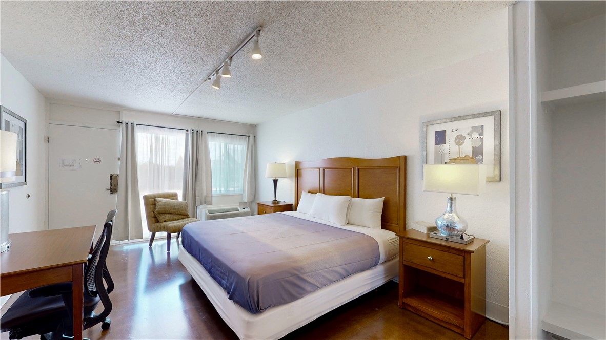 2300 South Texas Avenue Property Photo 8