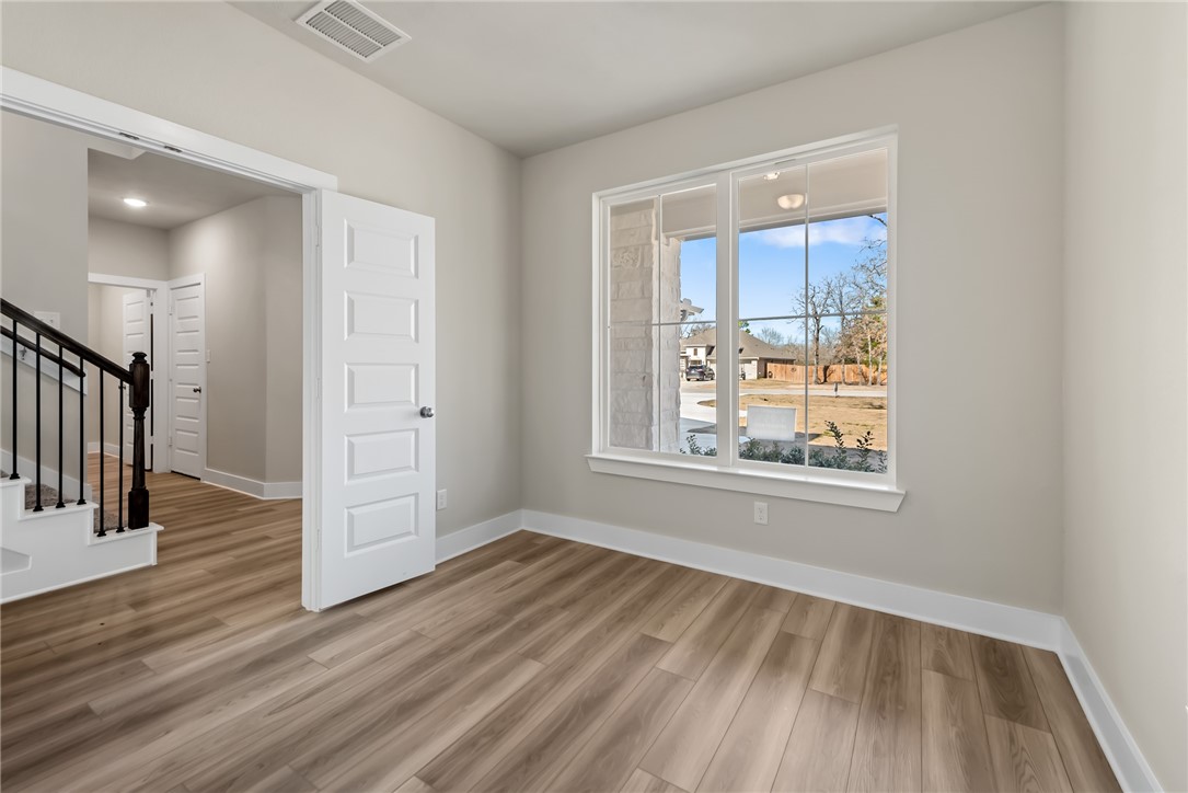 8069 Muir Wood Loop Property Photo 5