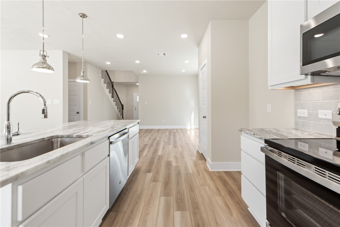 8069 Muir Wood Loop Property Photo 14