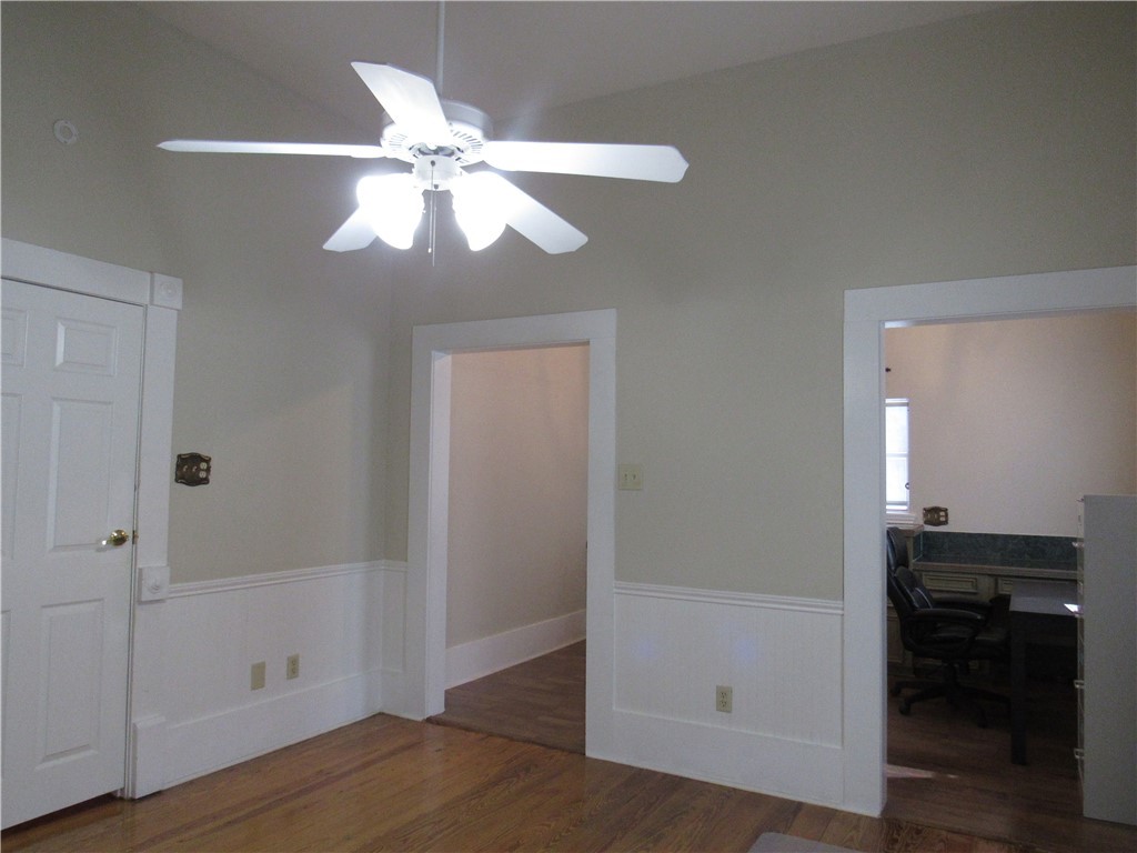 805 Main Property Photo 7