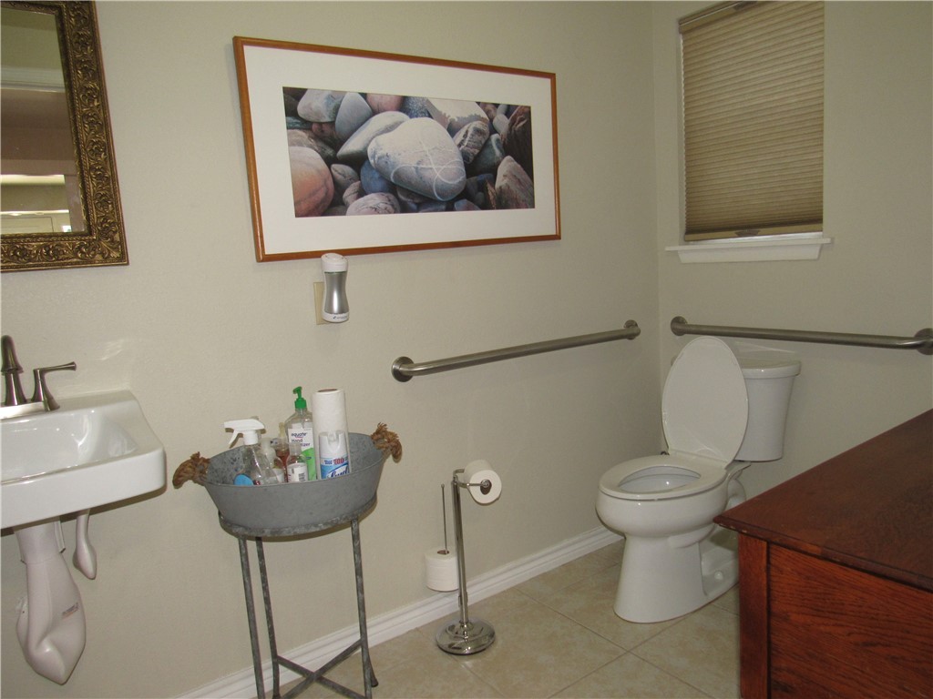 805 Main Property Photo 19