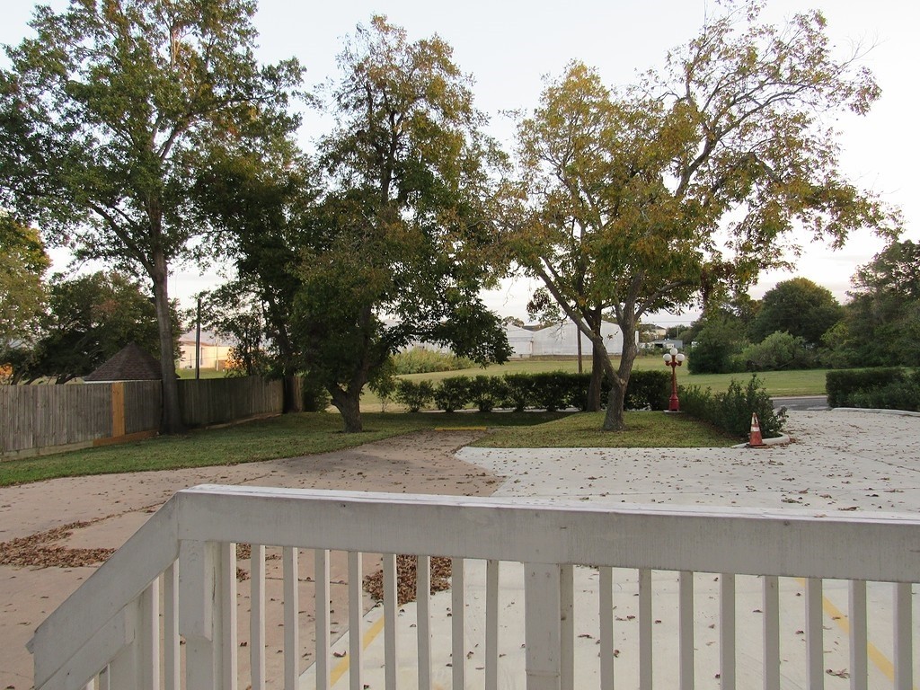 805 Main Property Photo 20