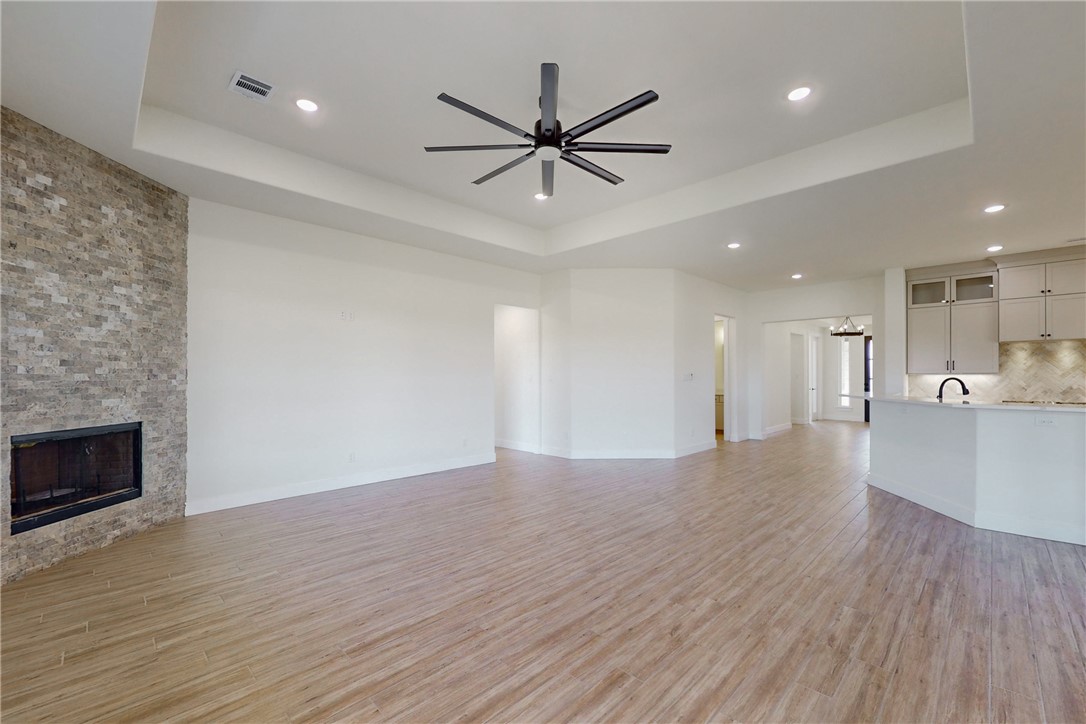 10120 Henley Cove Property Photo 5