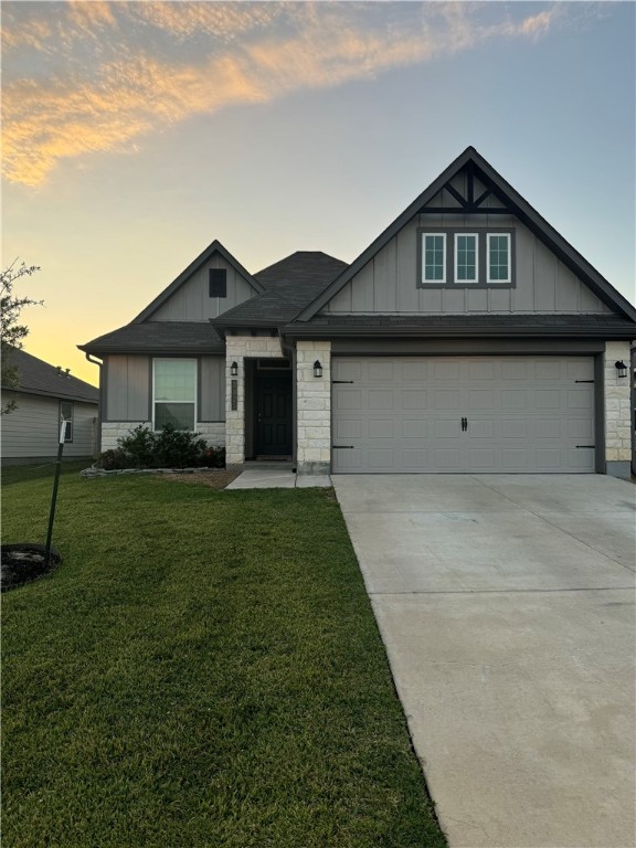 2025 Theresa Drive Property Photo 2