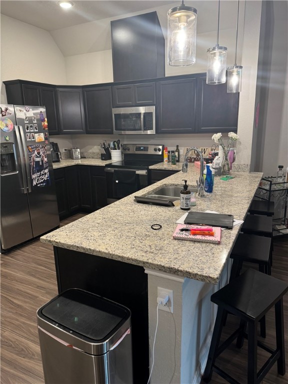 2025 Theresa Drive Property Photo 4