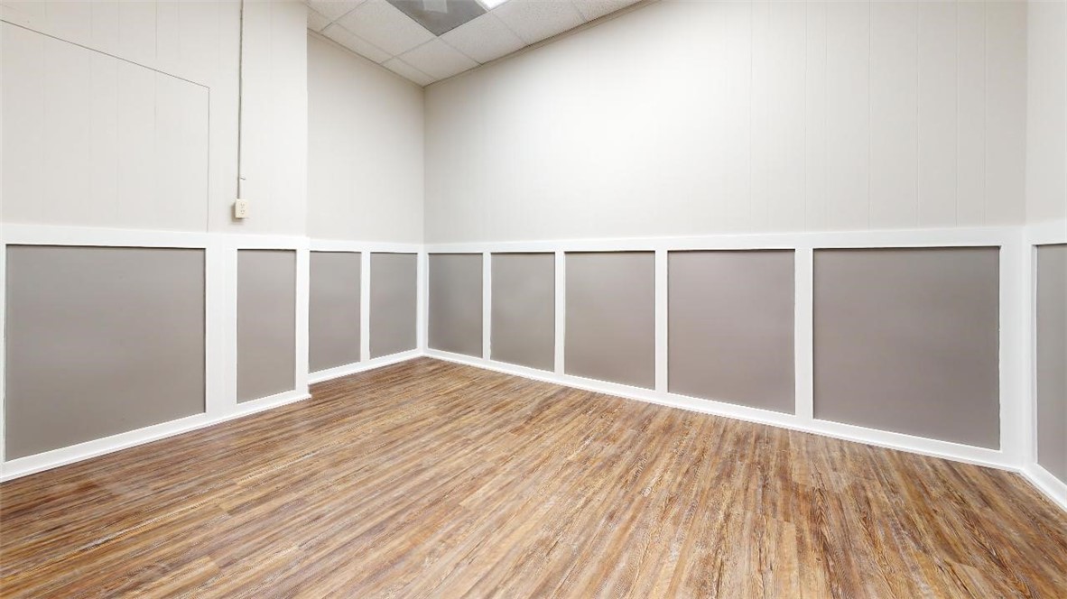 110 North Washington Avenue Property Photo 7
