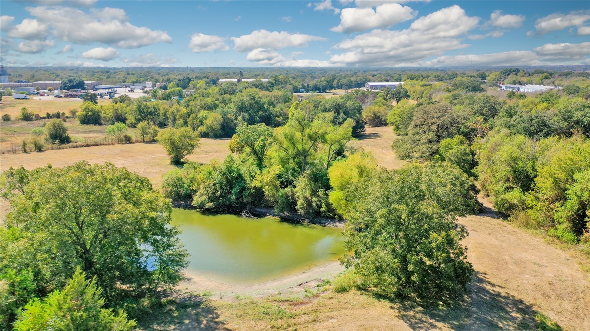 2222 Old Hearne Road Property Photo 6