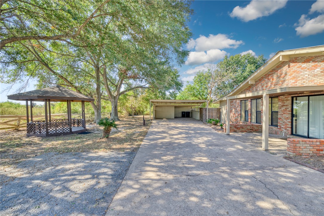 2222 Old Hearne Road Property Photo 27