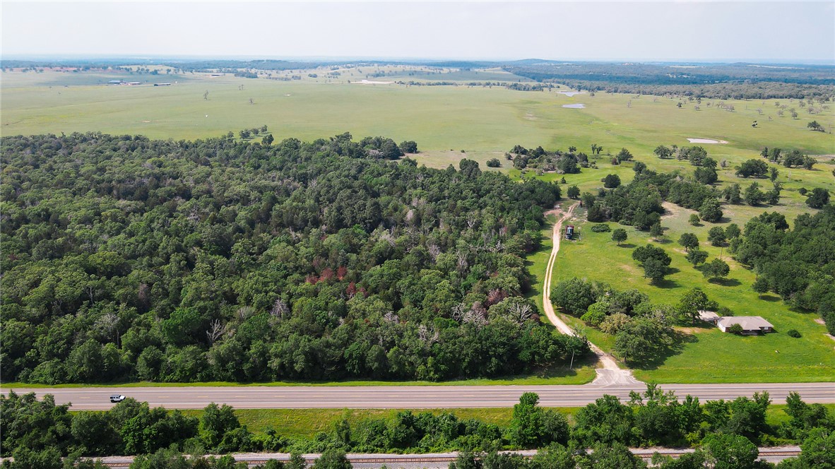 9151 E Us Highway 79 Property Photo 2