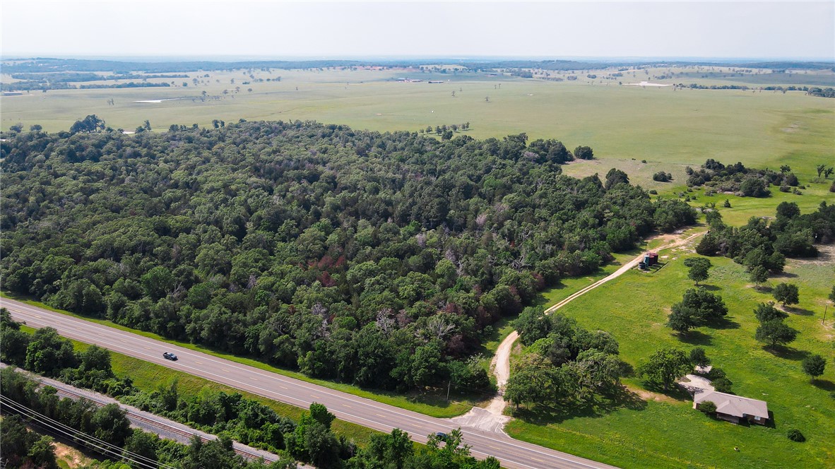 9151 E Us Highway 79 Property Photo 3