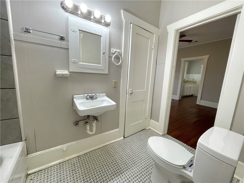 909 Bina Street A Property Photo 12